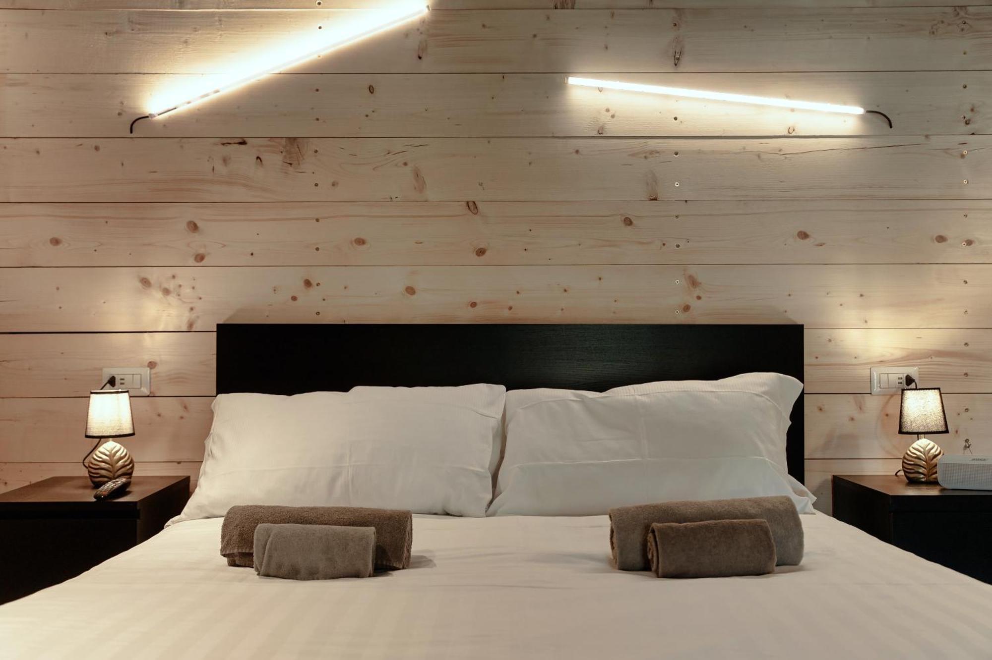 Fitzgerald Building - The House Of Travelers Apartment Como